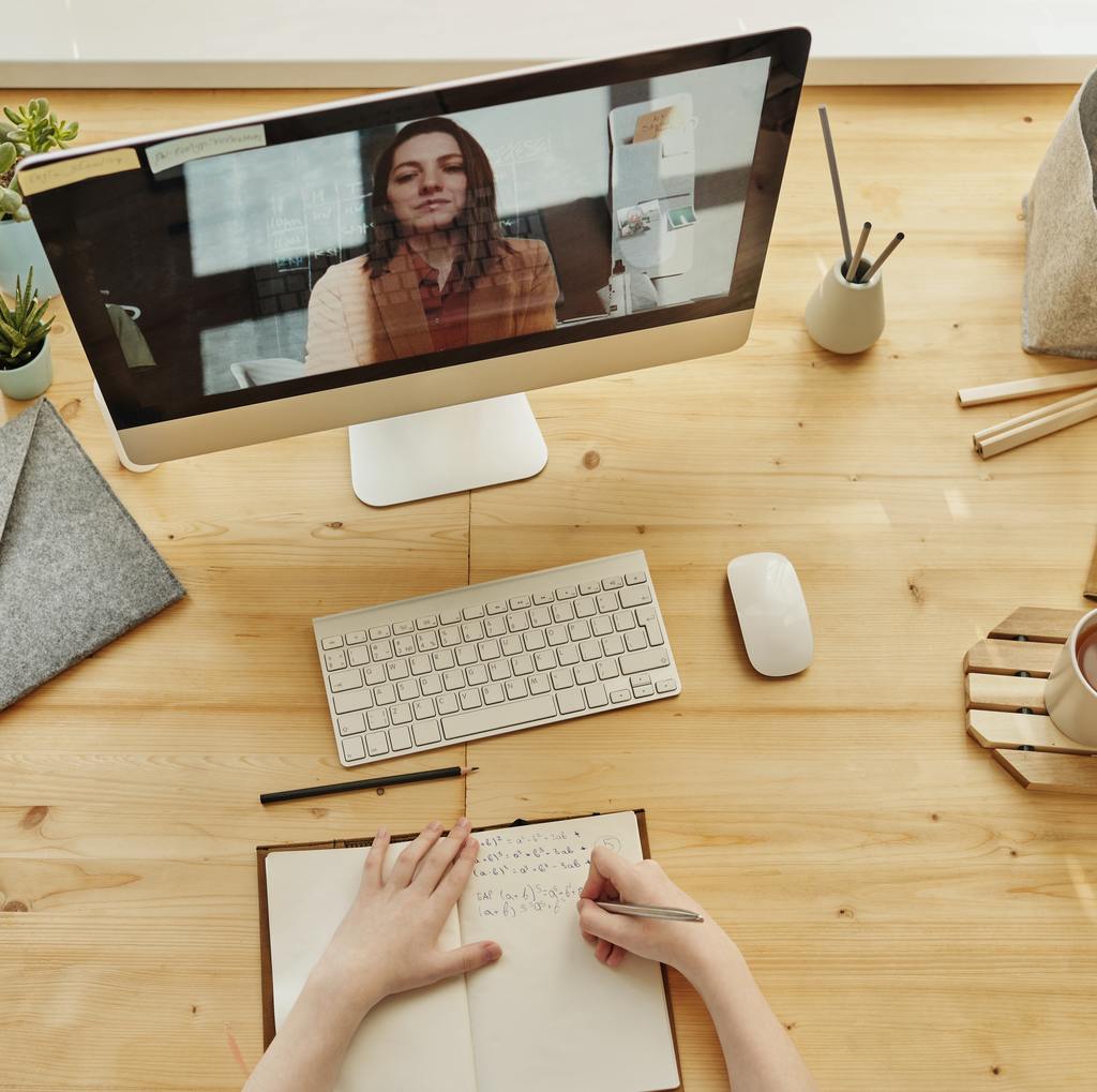 Virtual Meeting. Digital Advisor Consultation.